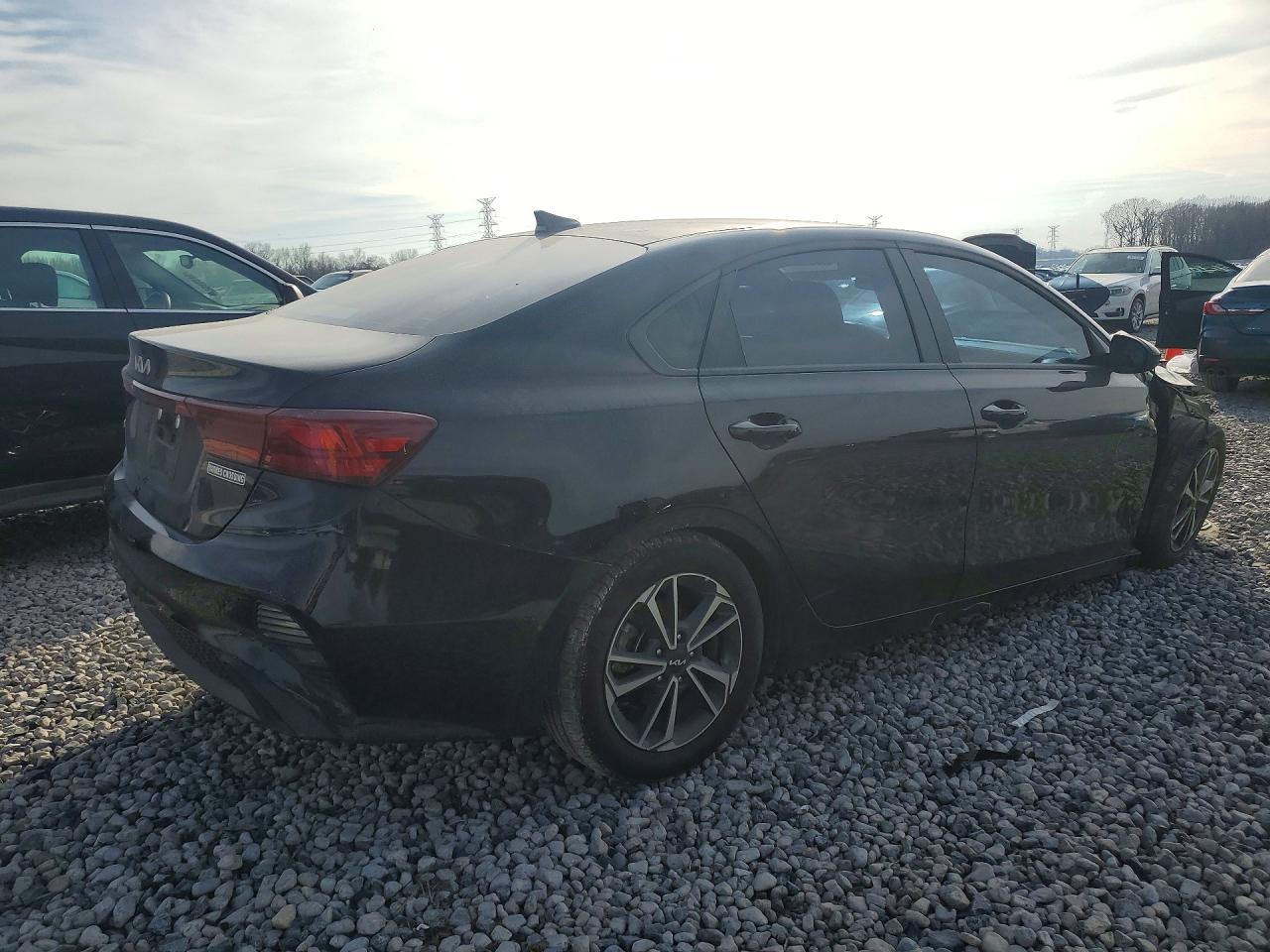 2024 KIA FORTE LXS photo 5