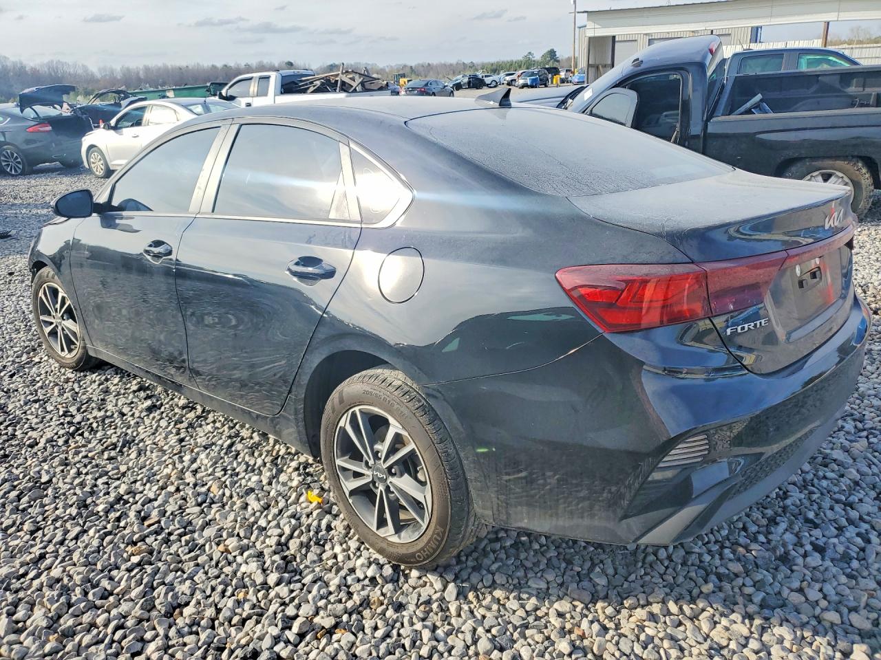 2024 KIA FORTE LXS photo 3