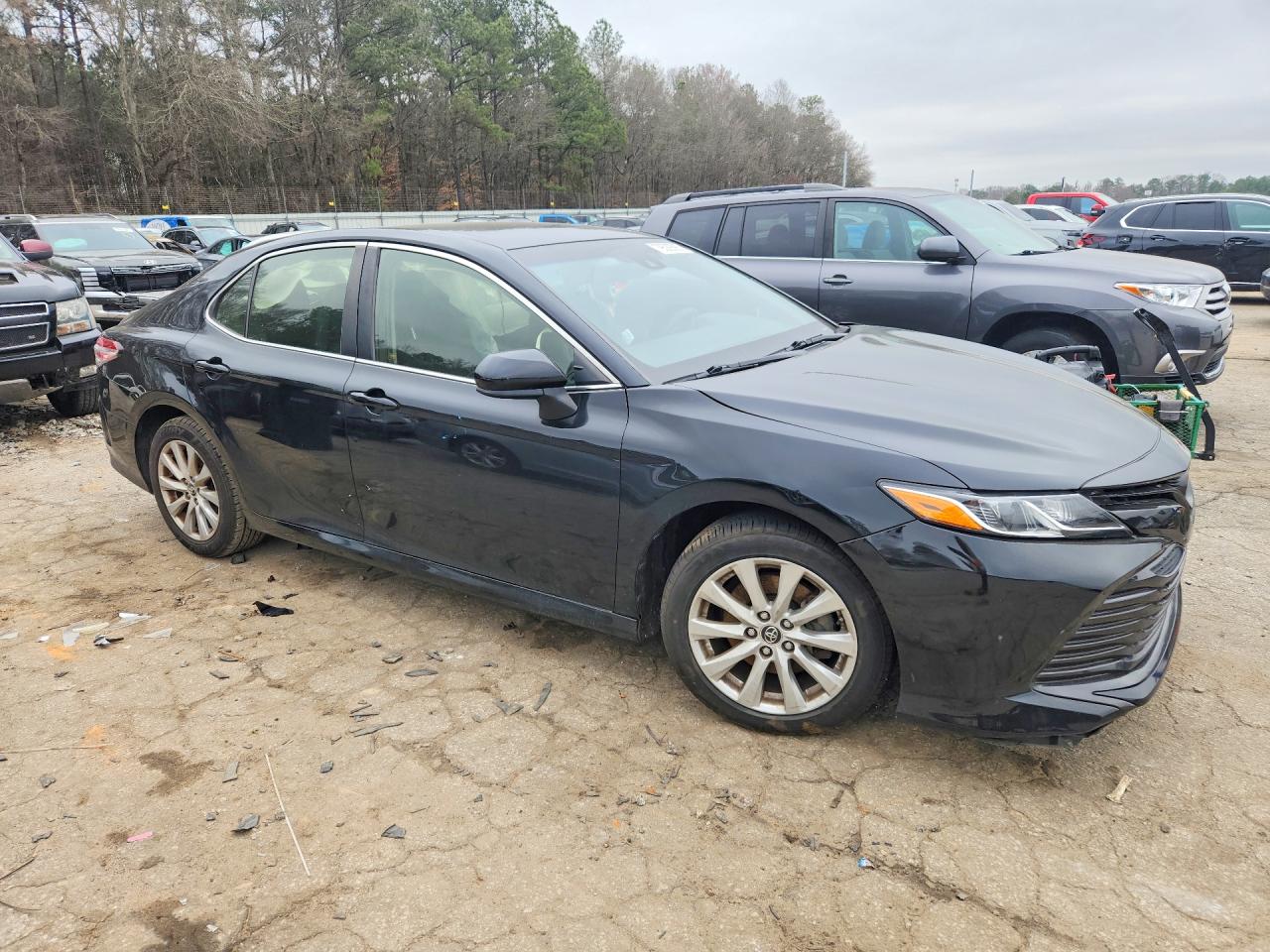 2018 TOYOTA CAMRY LE photo 10