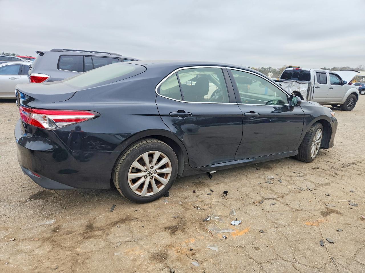 2018 TOYOTA CAMRY LE photo 7