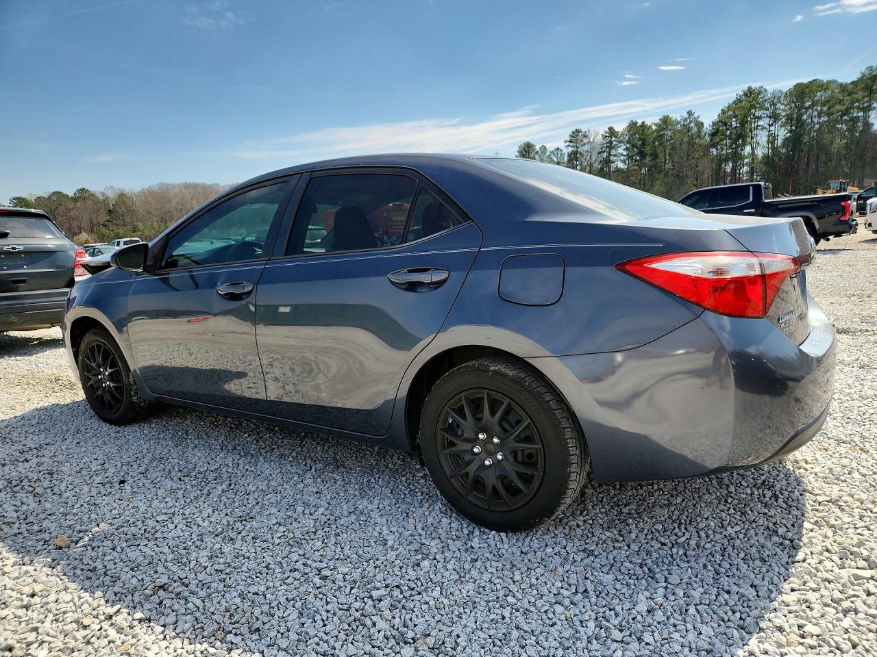 2015 TOYOTA COROLLA LE photo 4