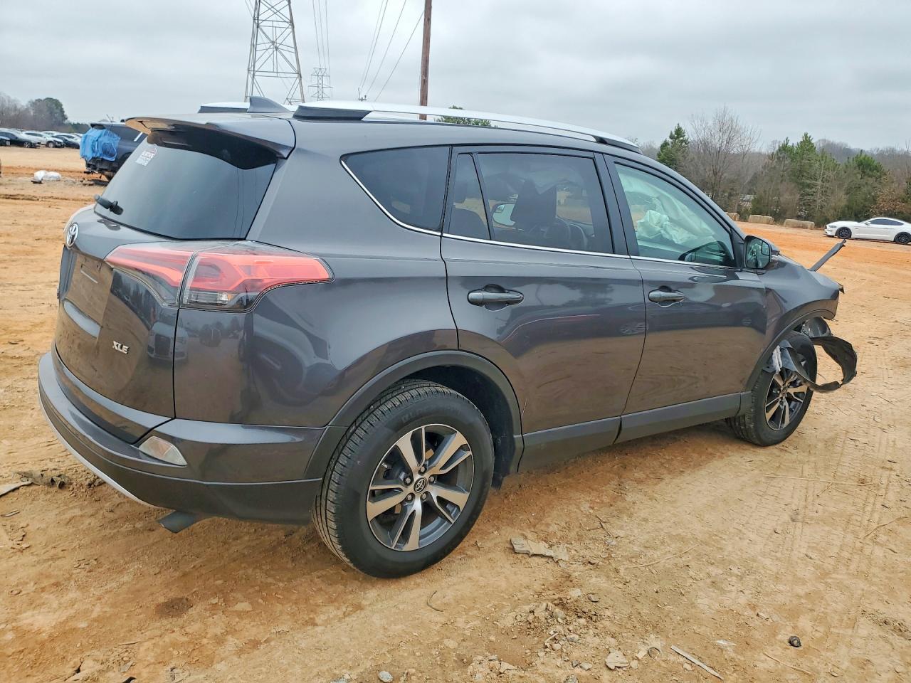 2016 TOYOTA RAV4 XLE photo 7