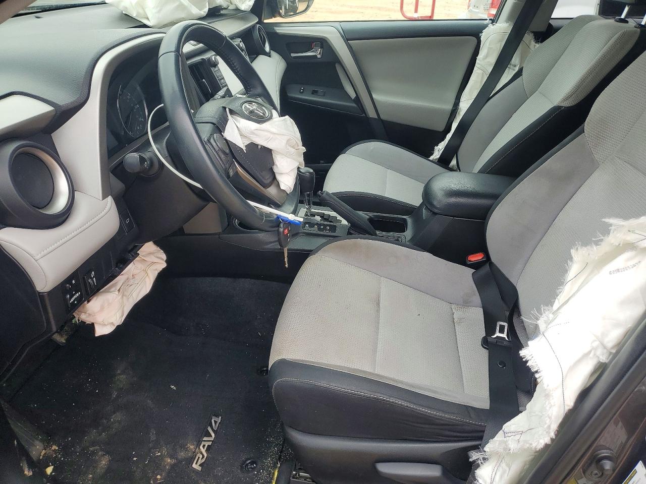 2016 TOYOTA RAV4 XLE photo 19