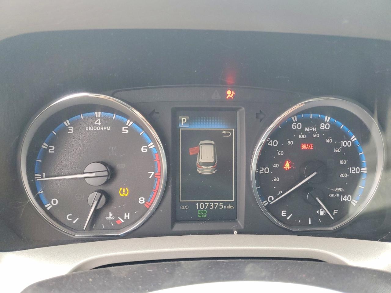 2016 TOYOTA RAV4 XLE photo 25