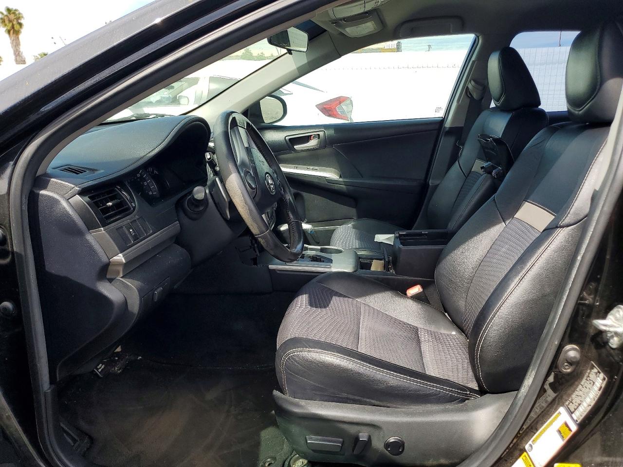 2012 TOYOTA CAMRY SE photo 19