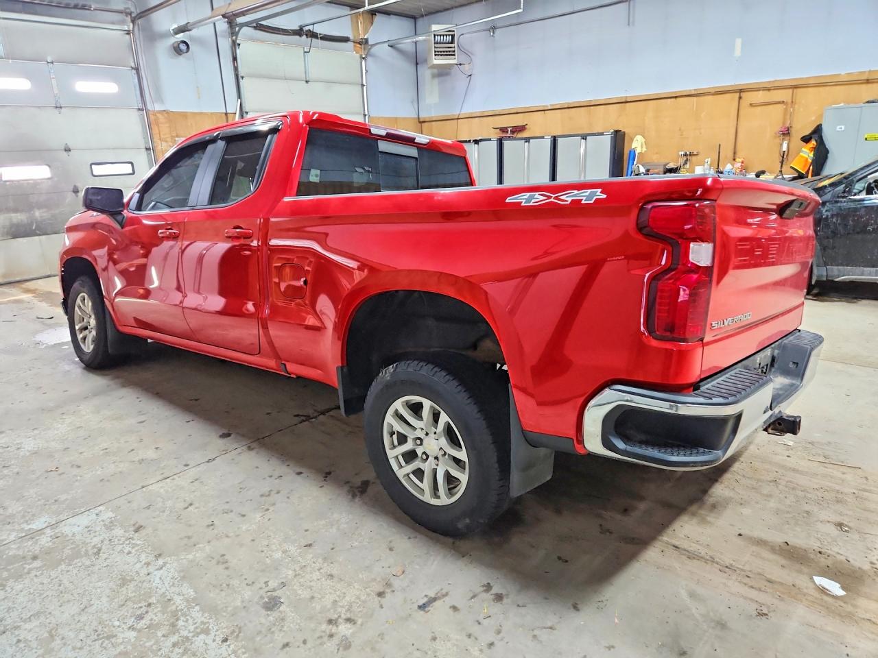 2020 CHEVROLET SILVERADO K1500 LT photo 4