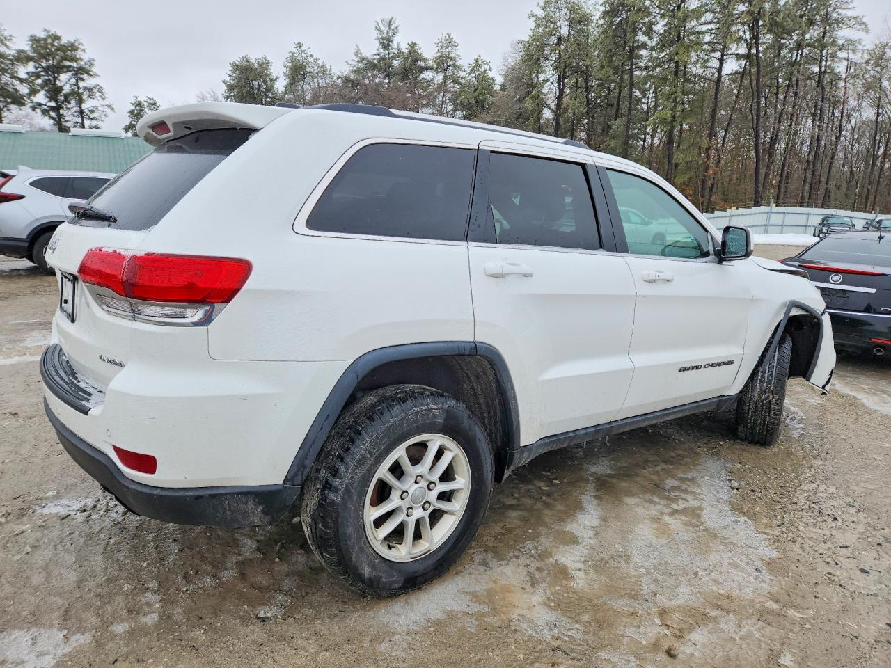 2019 JEEP GRAND CHEROKEE LAREDO photo 5