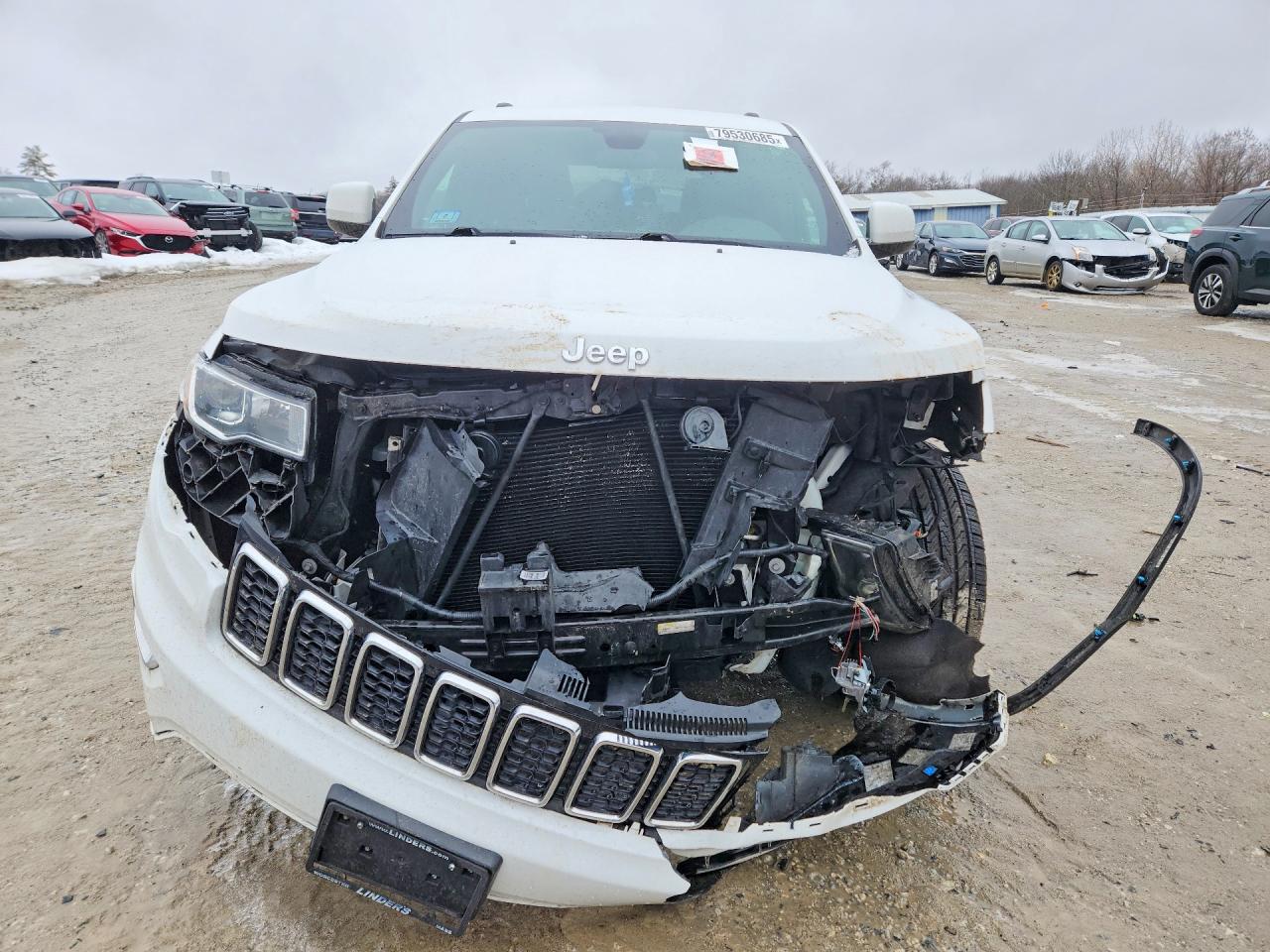 2019 JEEP GRAND CHEROKEE LAREDO photo 9