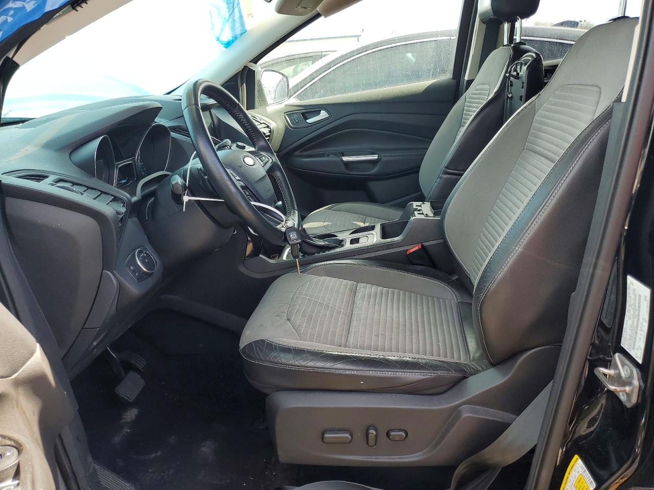 2017 FORD ESCAPE SE photo 13