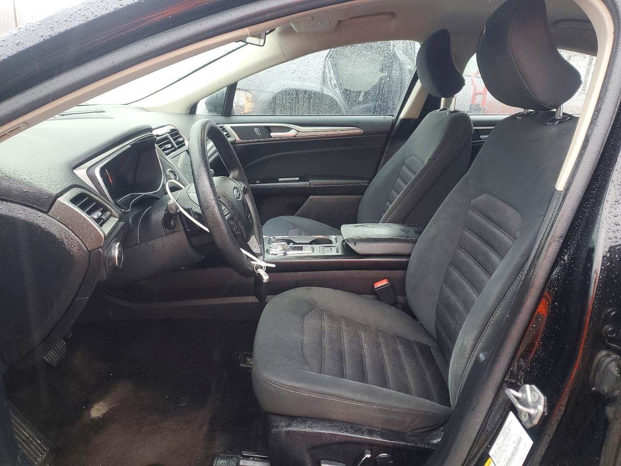 2017 FORD FUSION SE photo 19