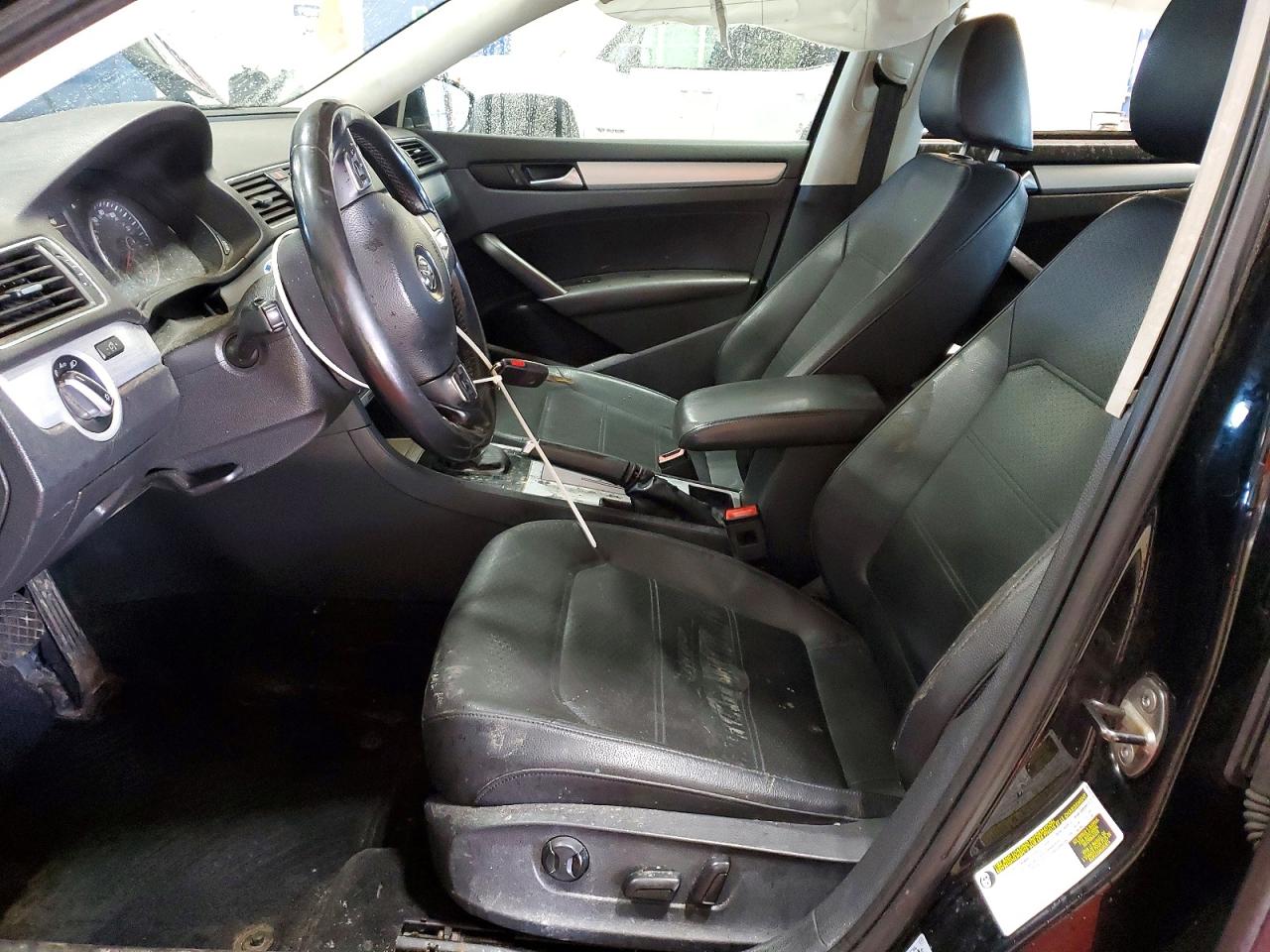 2012 VOLKSWAGEN PASSAT SE photo 13