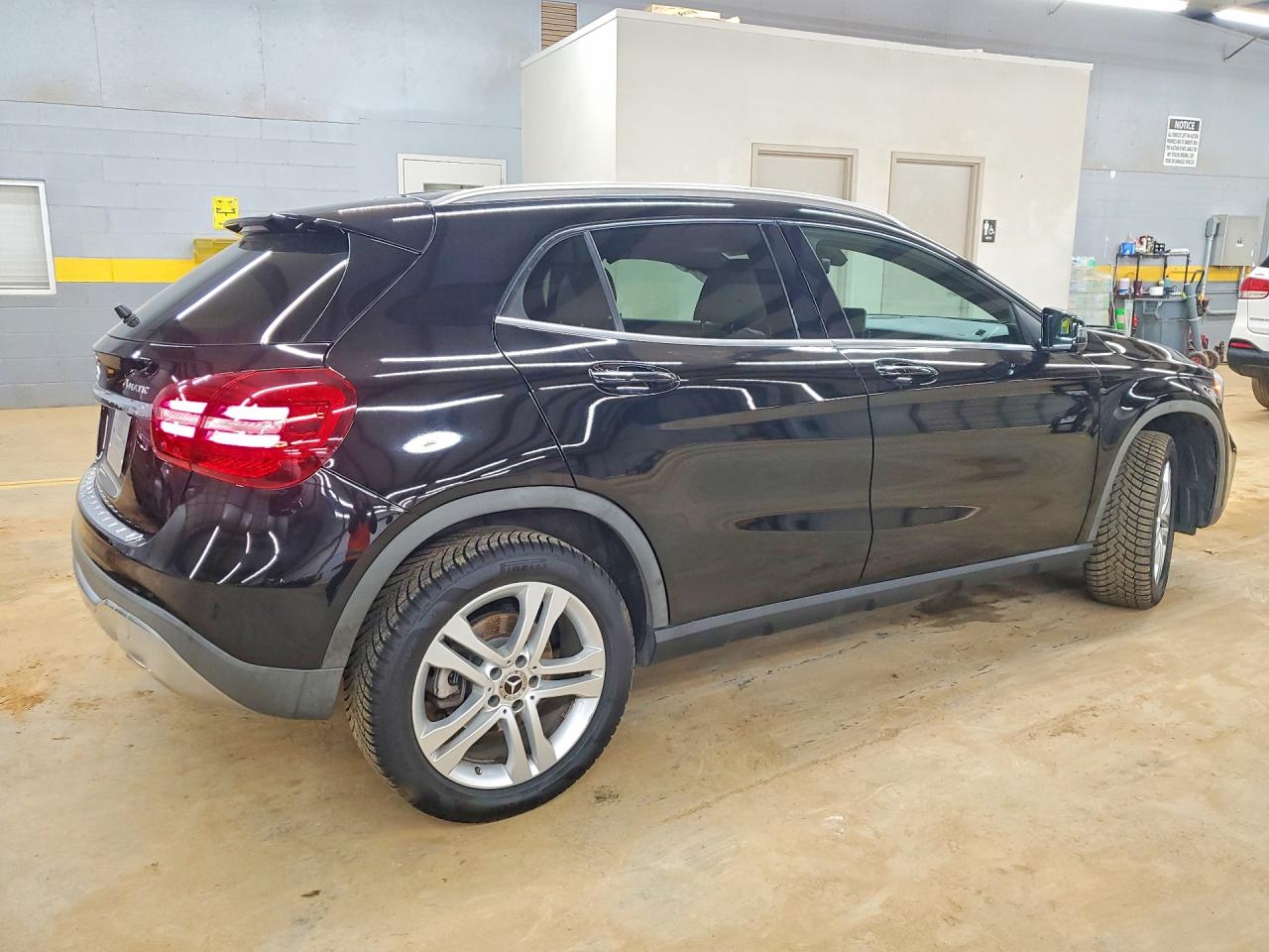 2019 MERCEDES-BENZ GLA 250 4MATIC photo 3