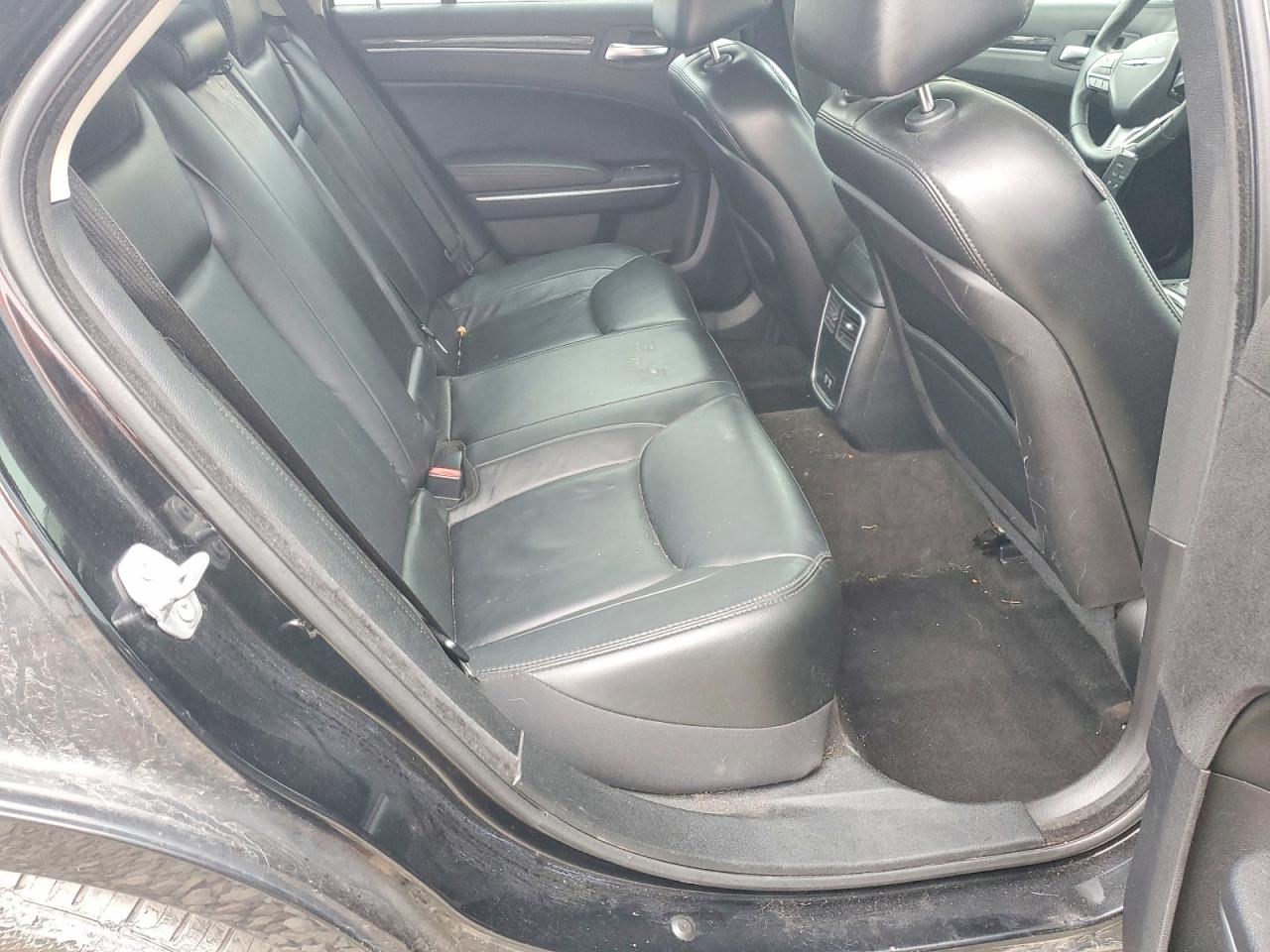 2016 CHRYSLER 300 LIMITED photo 19