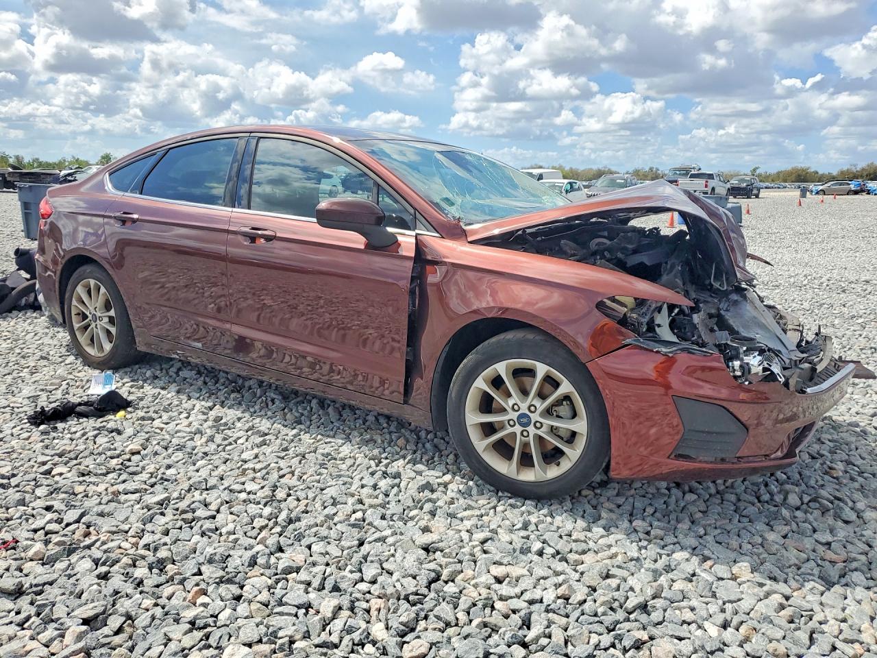 2019 FORD FUSION SE photo 4