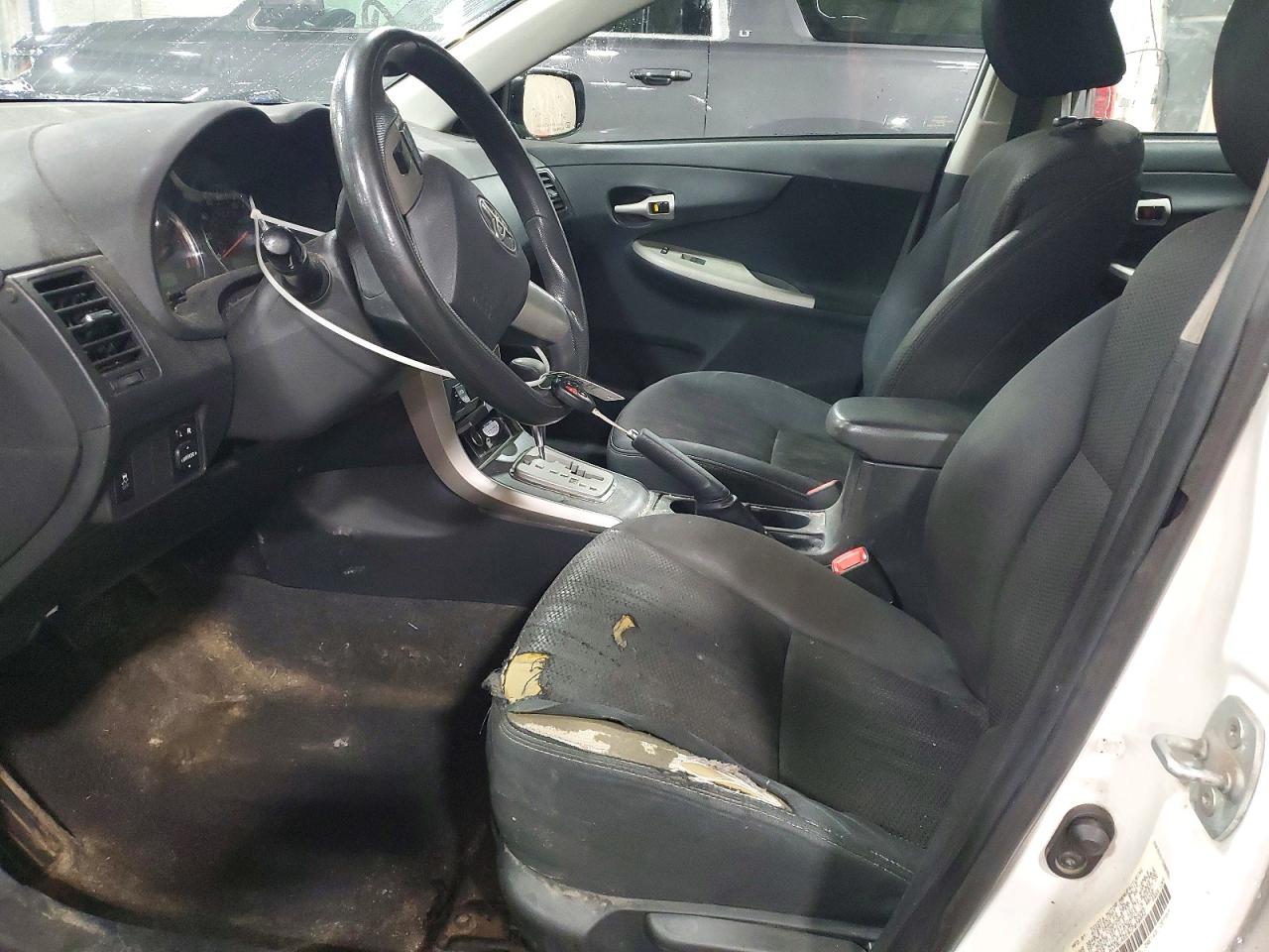 2012 TOYOTA COROLLA S photo 7