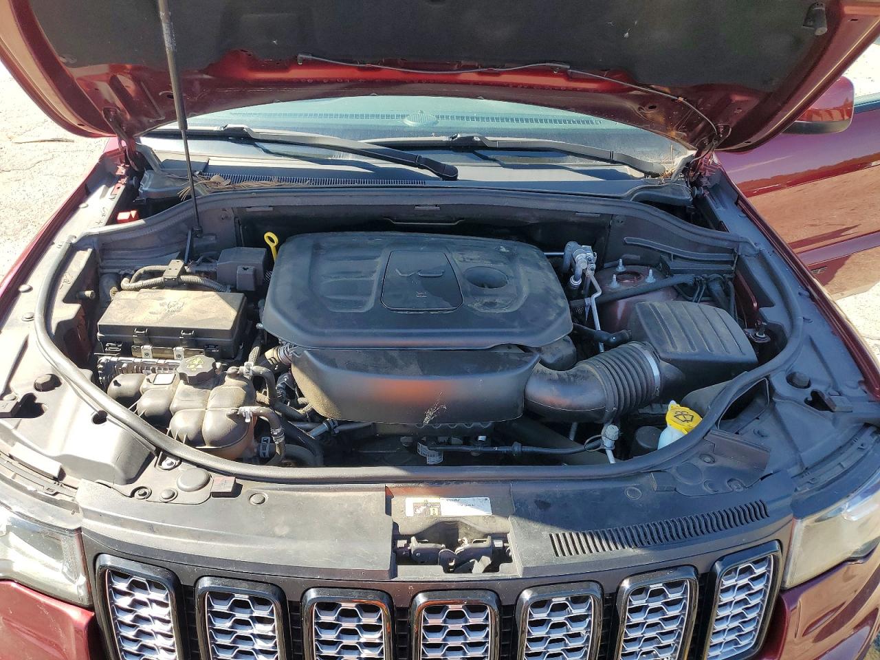 2020 JEEP GRAND CHEROKEE LAREDO photo 23