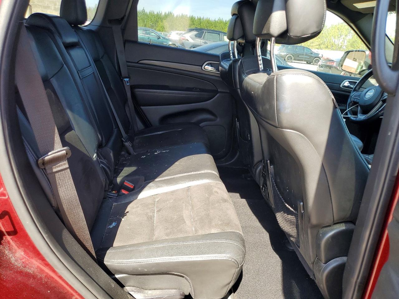 2020 JEEP GRAND CHEROKEE LAREDO photo 21