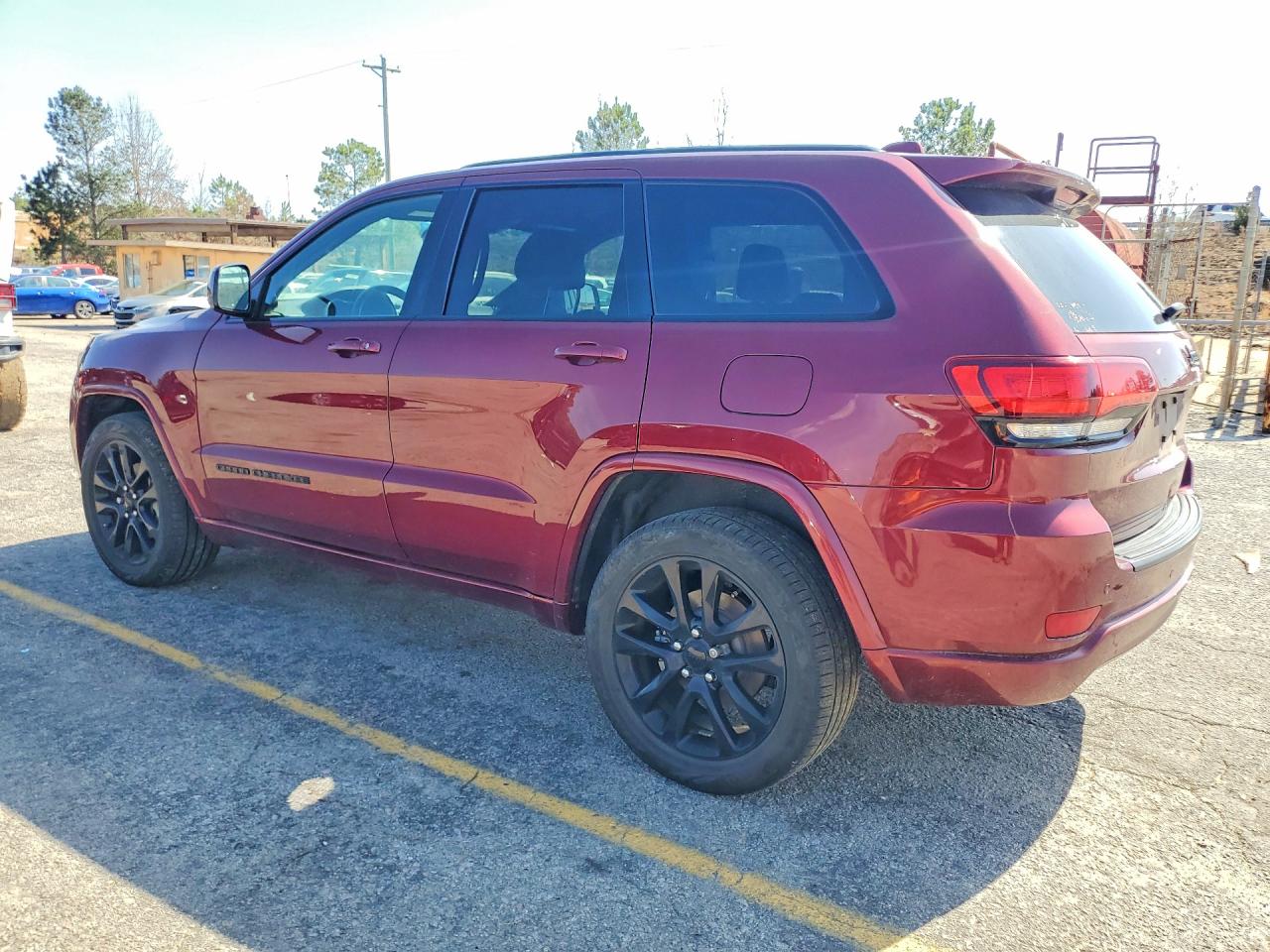 2020 JEEP GRAND CHEROKEE LAREDO photo 3