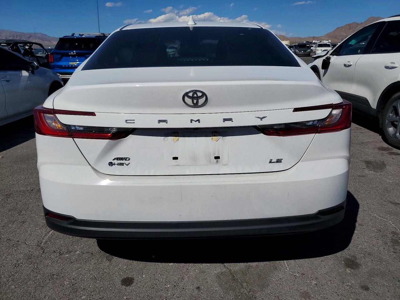 2025 TOYOTA CAMRY LE photo 11