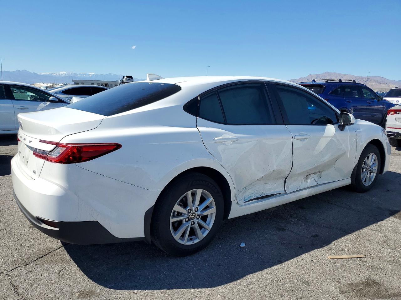 2025 TOYOTA CAMRY LE photo 5