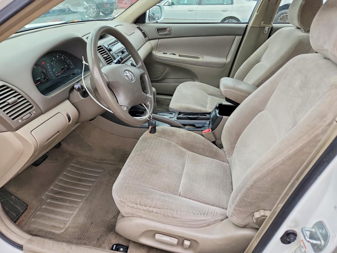 2002 TOYOTA CAMRY LE photo 7