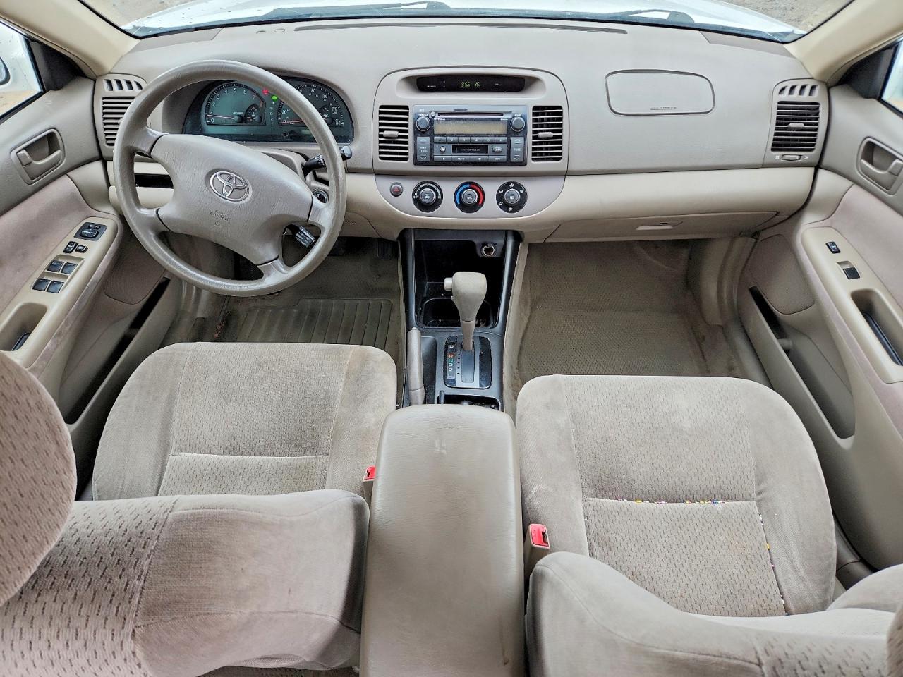 2002 TOYOTA CAMRY LE photo 8