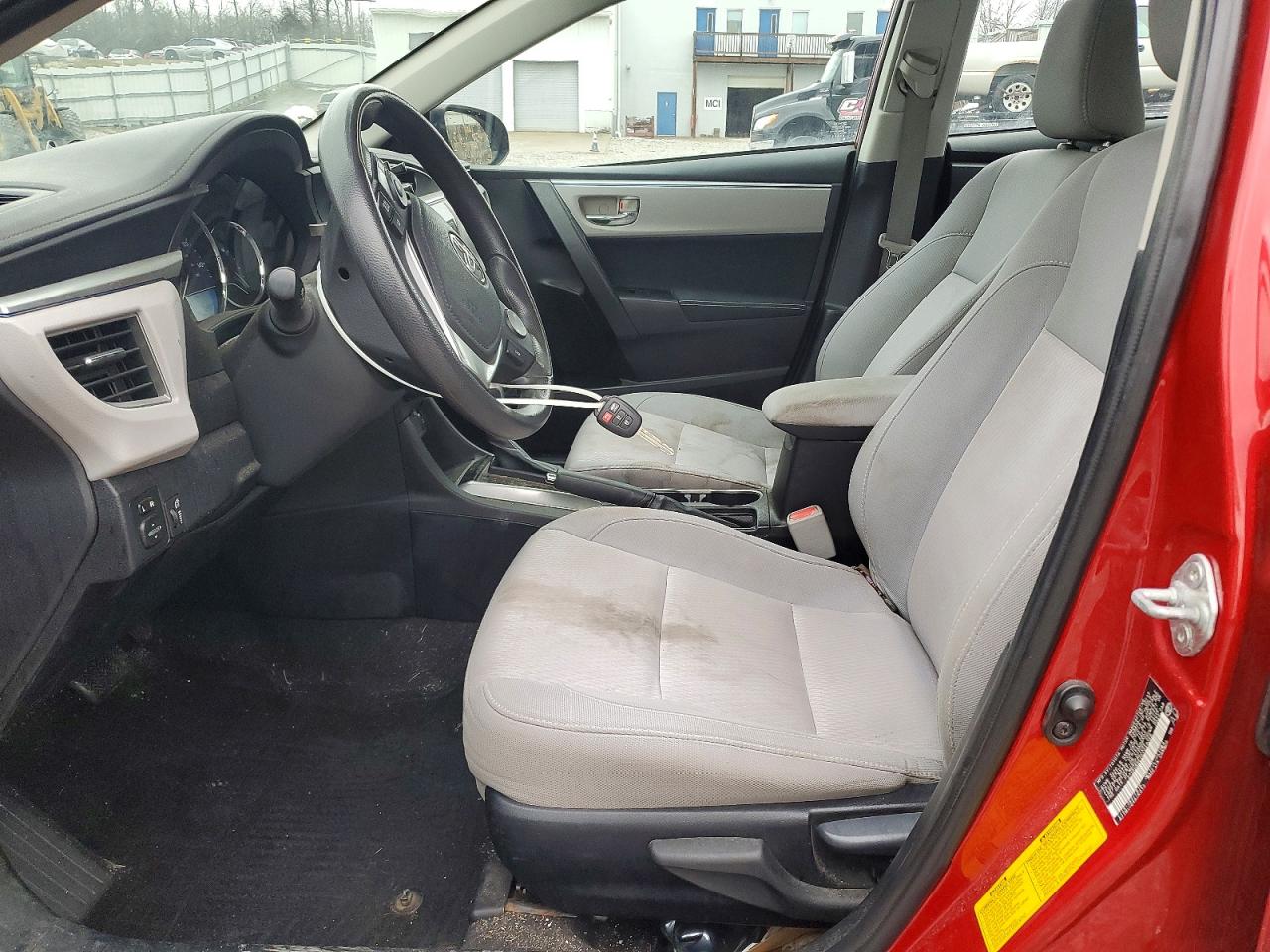 2014 TOYOTA COROLLA LE photo 19