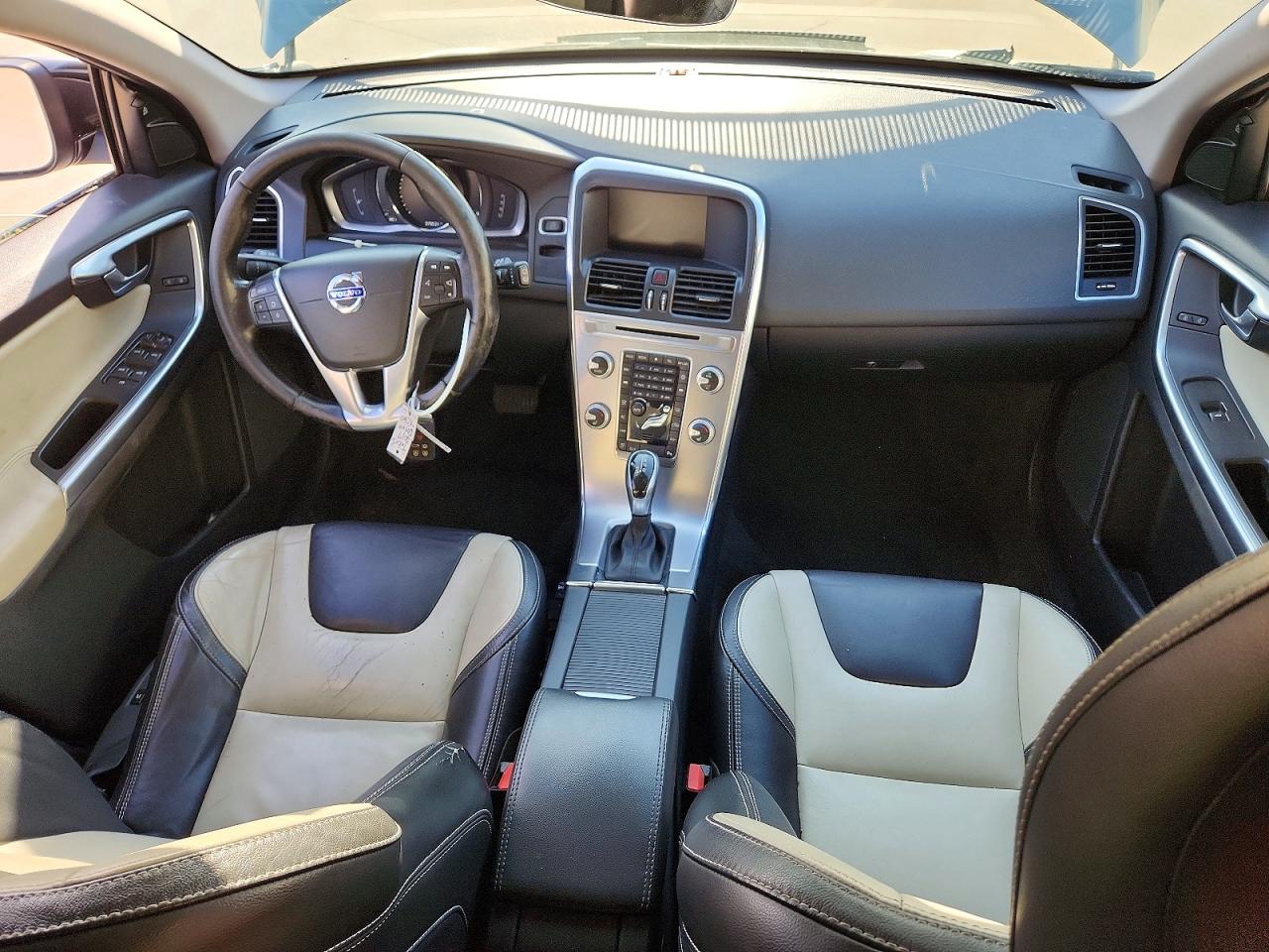 2017 VOLVO XC60 T5 DYNAMIC photo 15