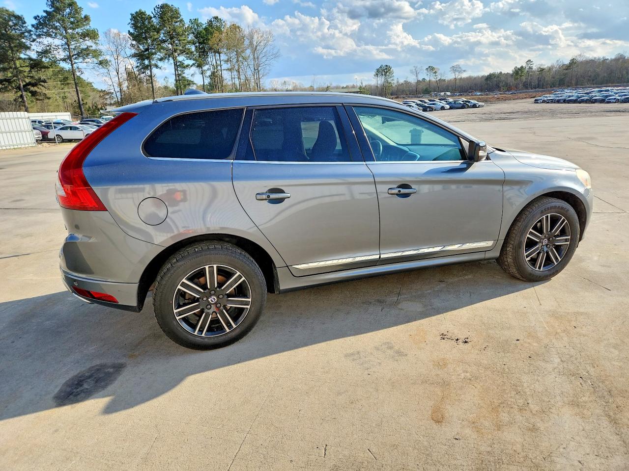 2017 VOLVO XC60 T5 DYNAMIC photo 5