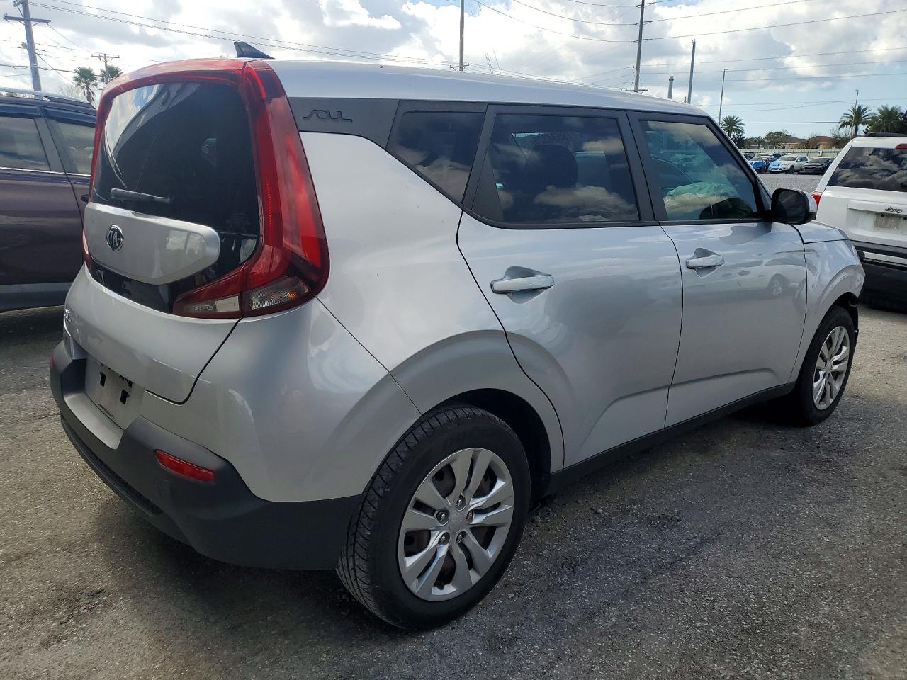 2020 KIA SOUL LX photo 3