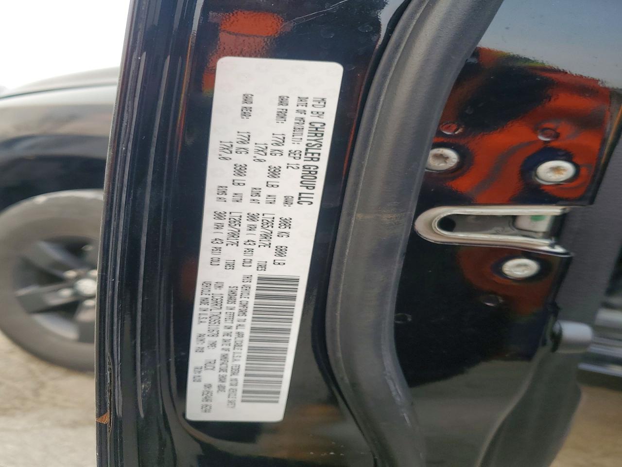 2013 RAM 1500 SLT photo 25