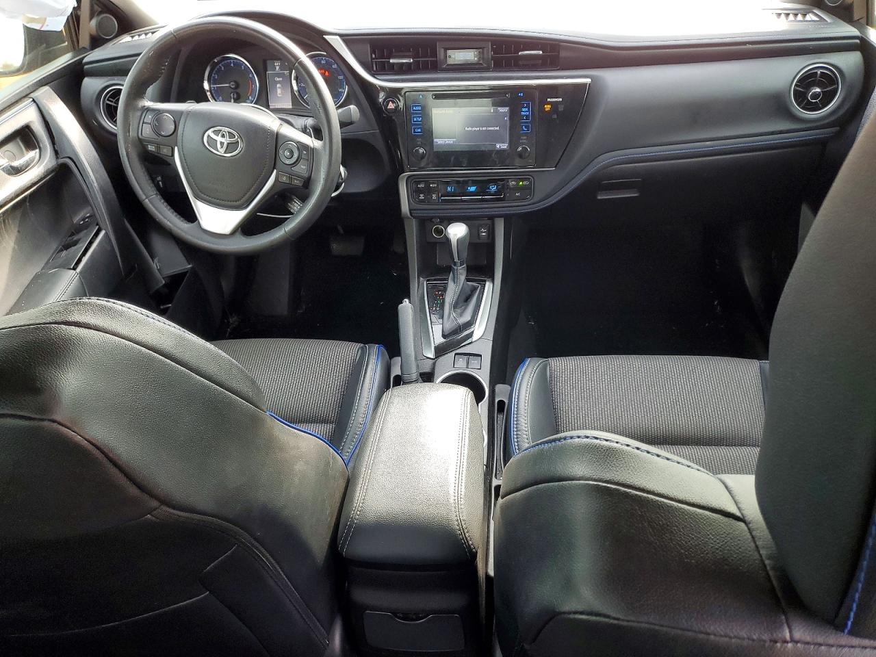 2017 TOYOTA COROLLA SE photo 15