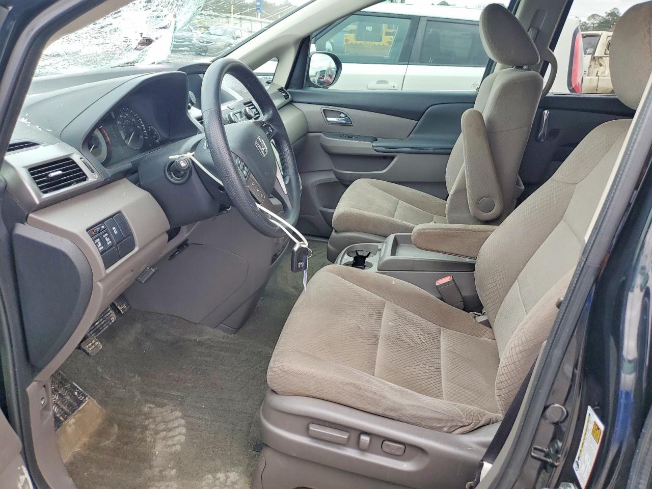 2016 HONDA ODYSSEY SE photo 13