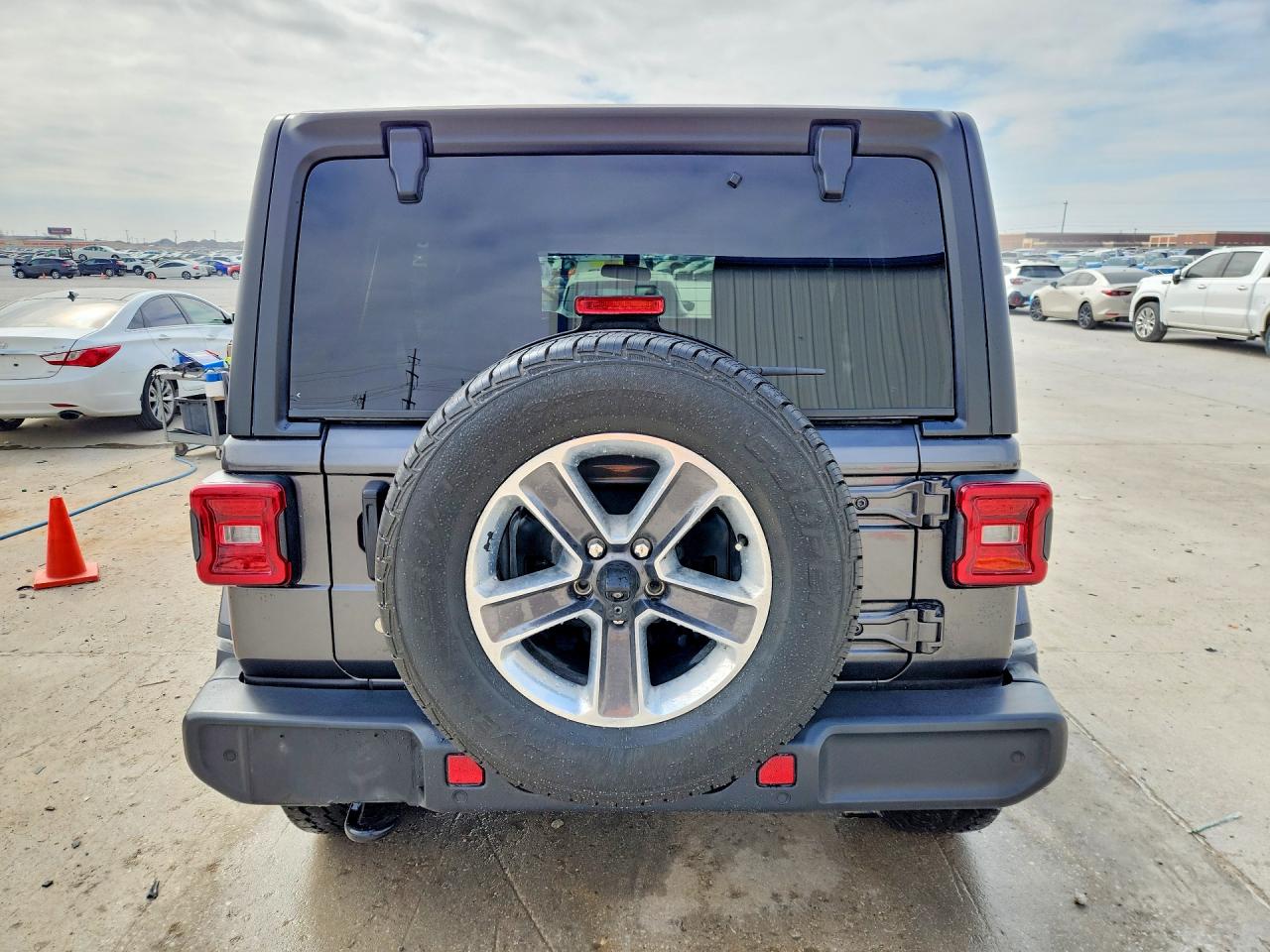 2019 JEEP WRANGLER UNLIMITED SAHARA photo 16