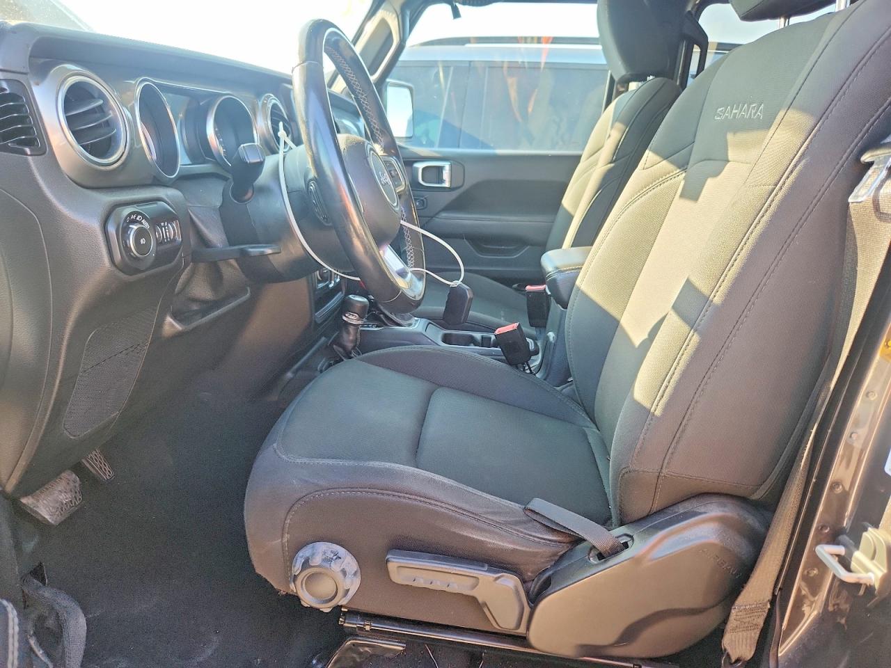 2019 JEEP WRANGLER UNLIMITED SAHARA photo 19