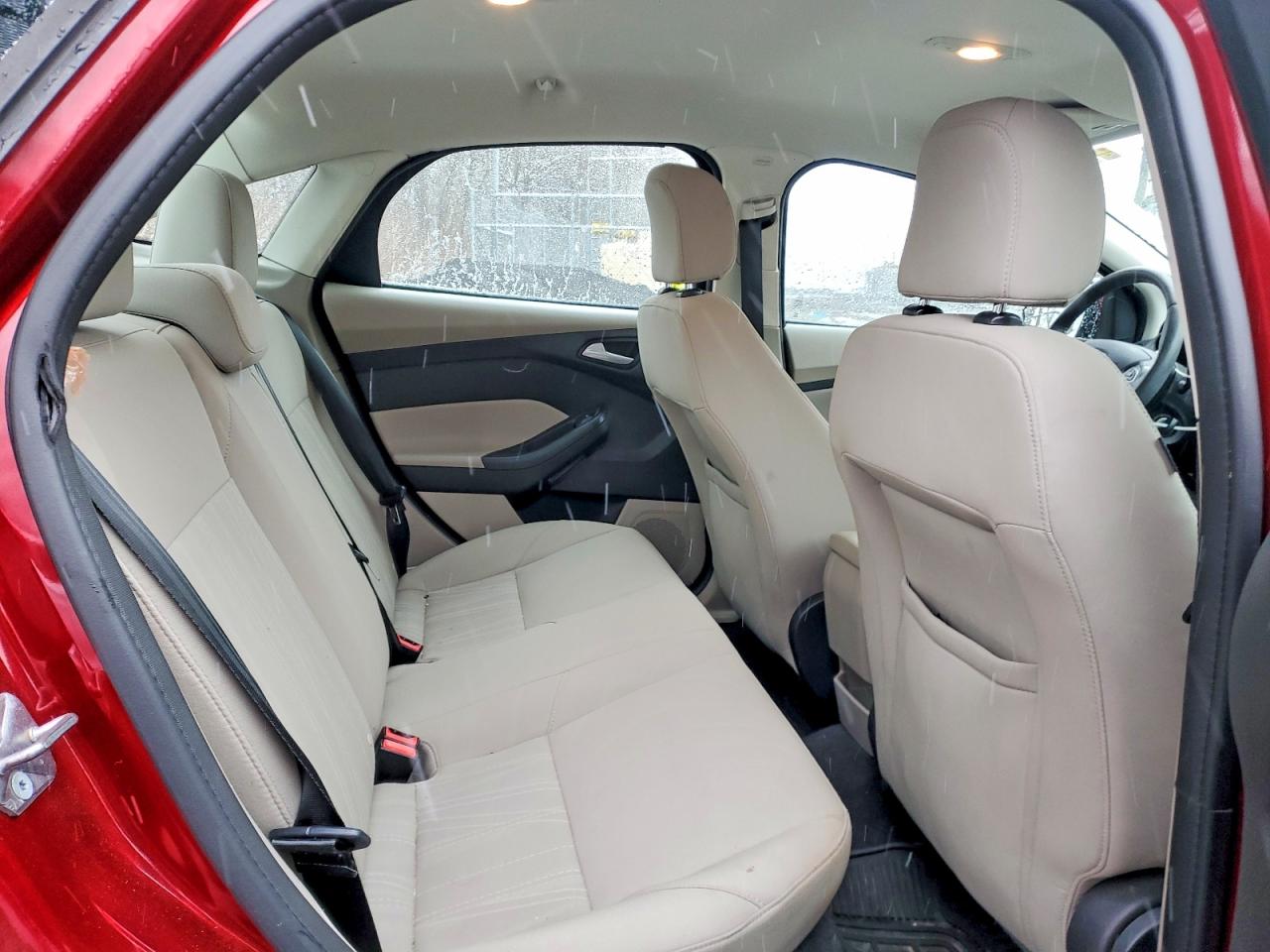 2015 FORD FOCUS SE photo 19