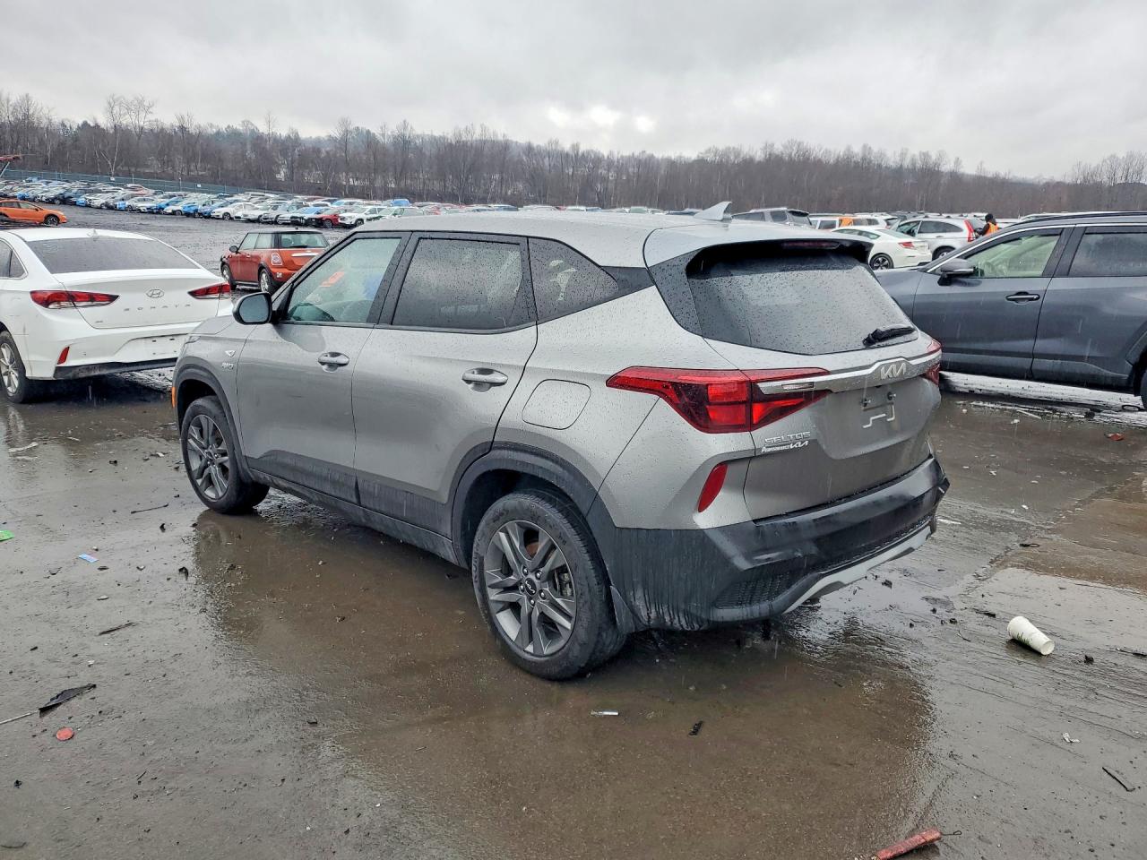 2023 KIA SELTOS LX photo 4