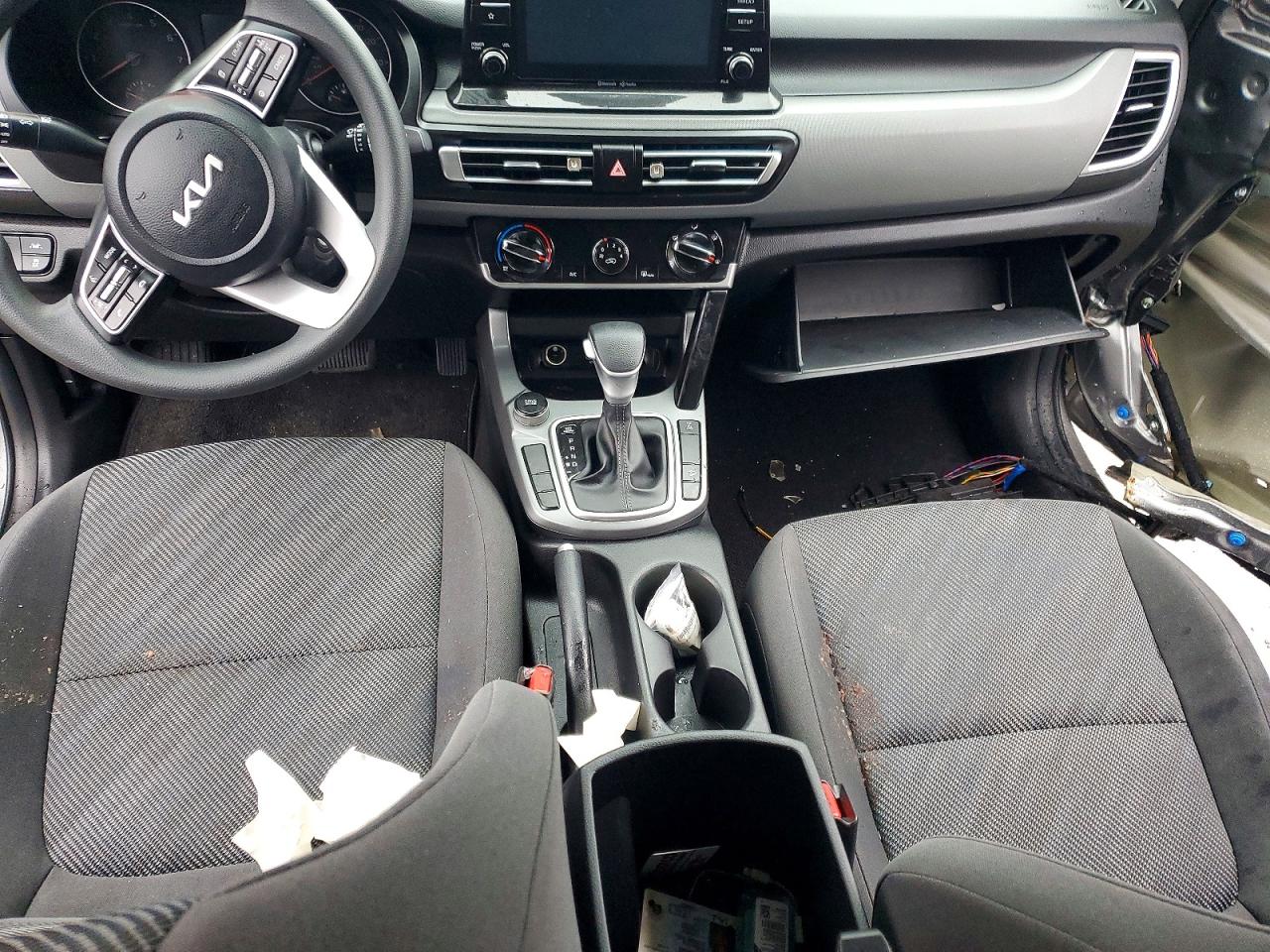 2023 KIA SELTOS LX photo 22