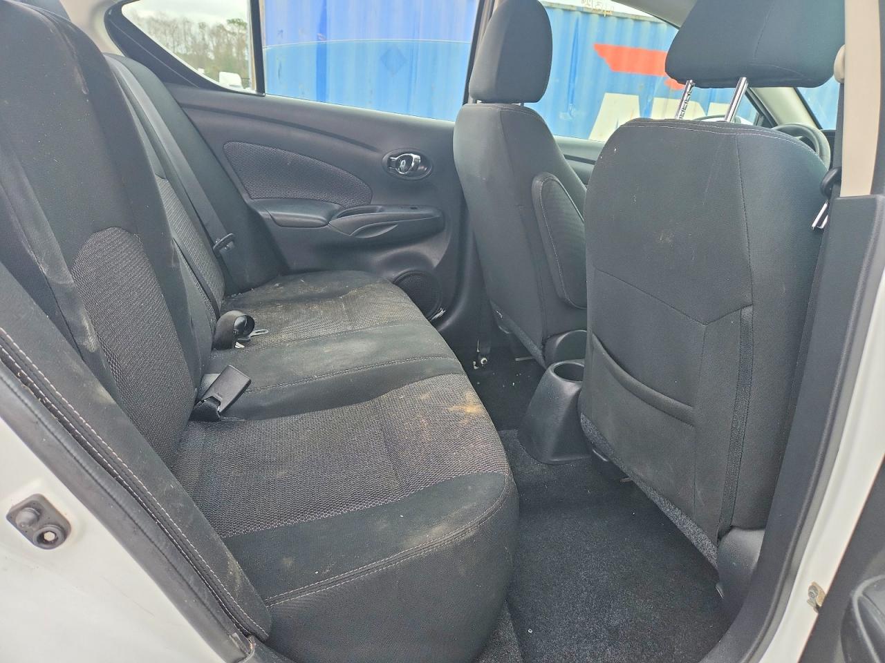 2019 NISSAN VERSA SV photo 19