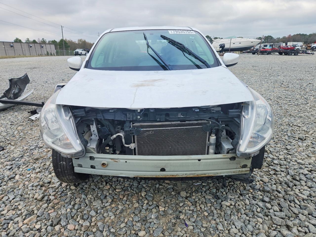2019 NISSAN VERSA SV photo 9