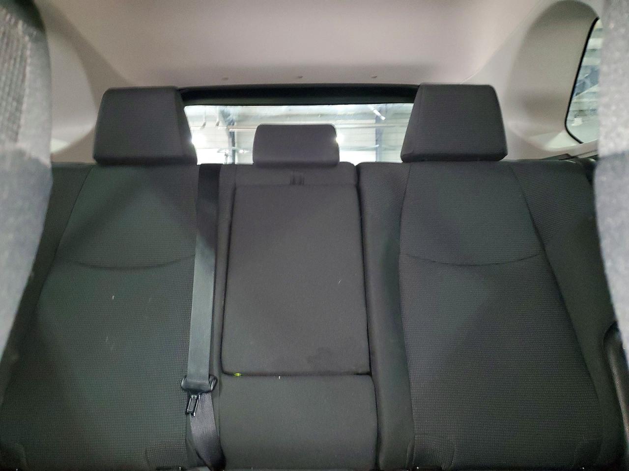 2022 TOYOTA RAV4 LE photo 10