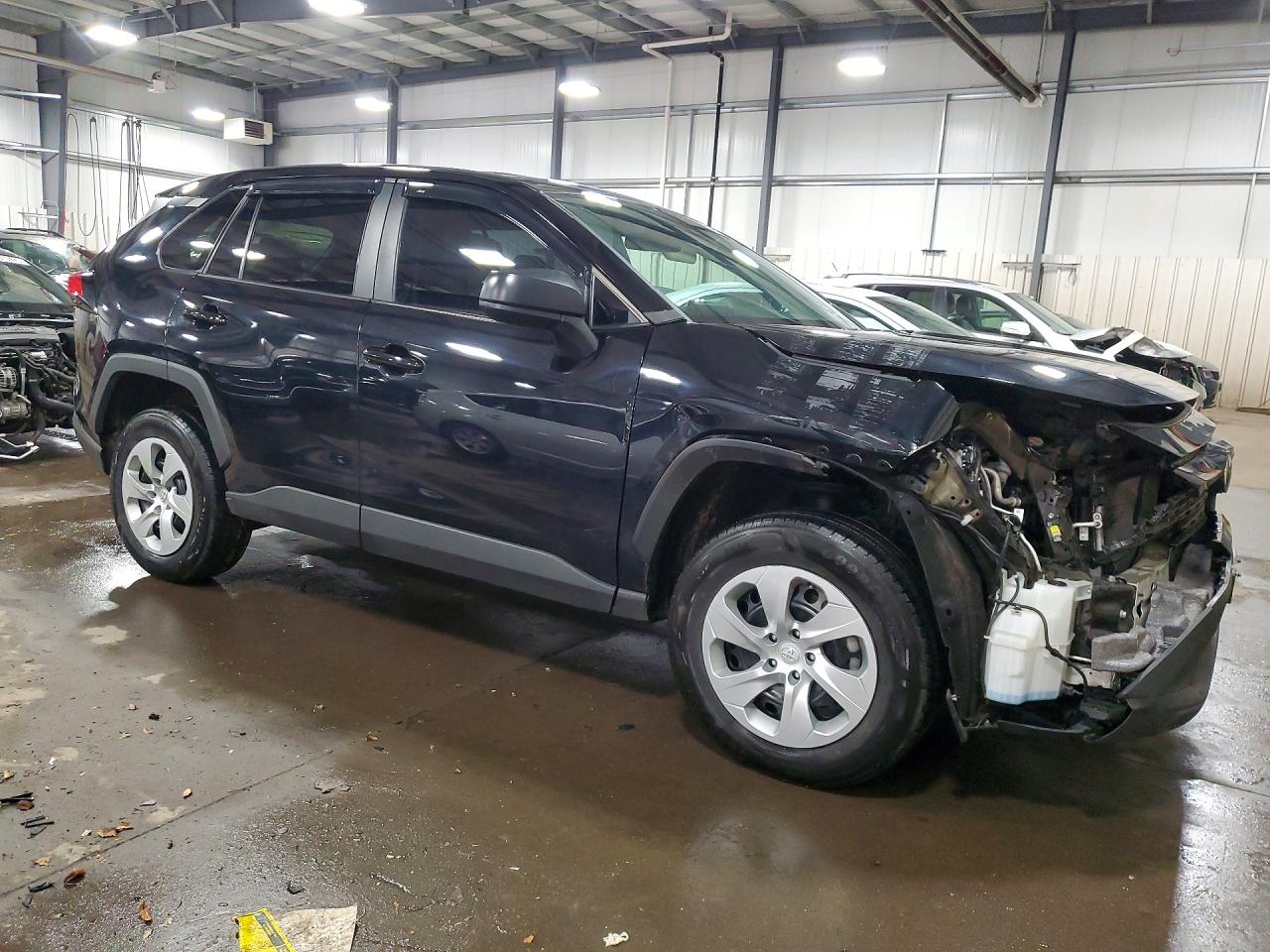 2022 TOYOTA RAV4 LE photo 4