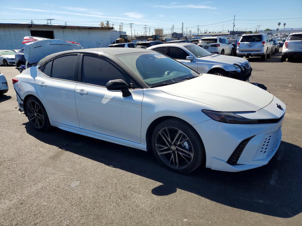 2025 TOYOTA CAMRY XSE photo 7