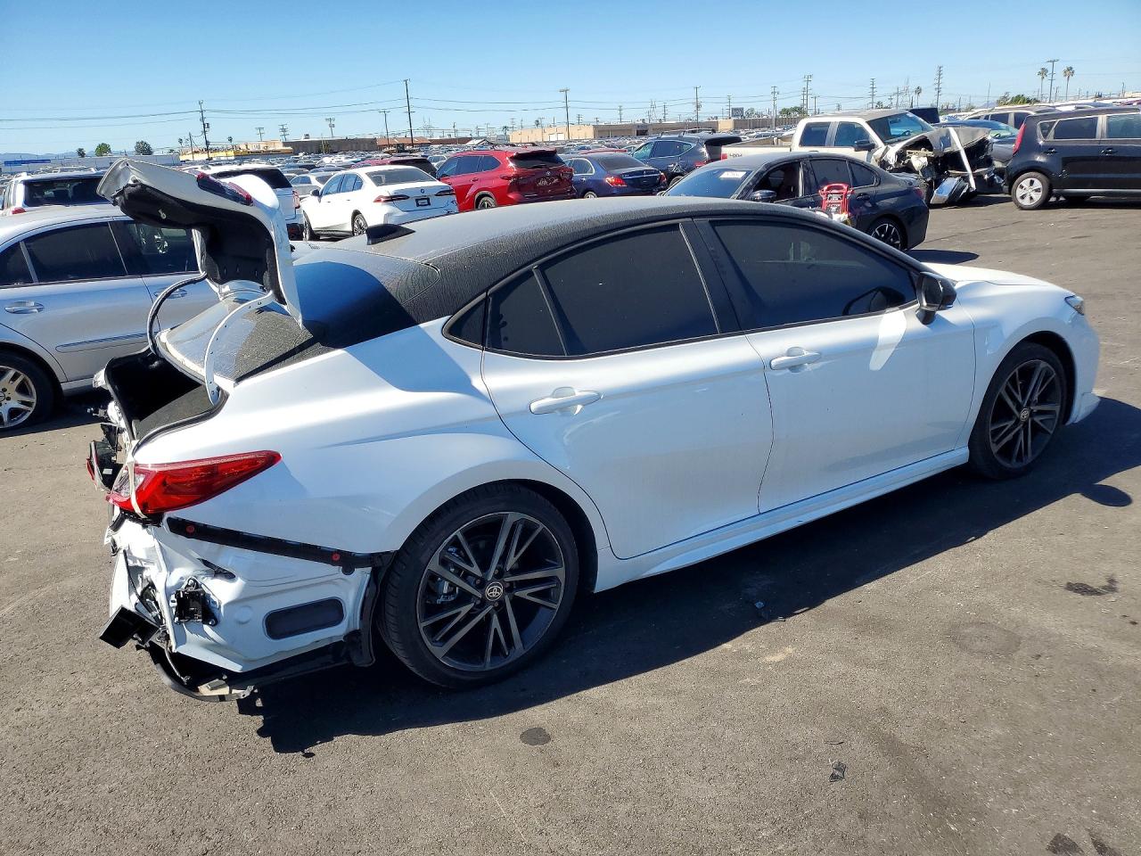 2025 TOYOTA CAMRY XSE photo 5
