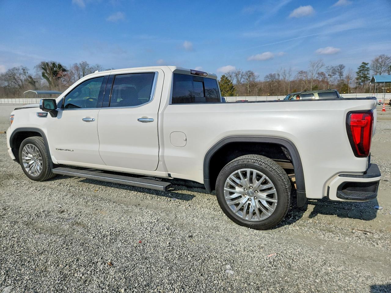 2019 GMC SIERRA K1500 DENALI photo 3