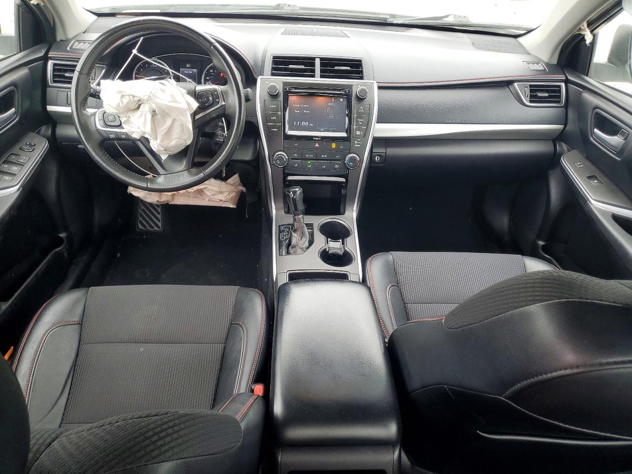 2017 TOYOTA CAMRY SE photo 15