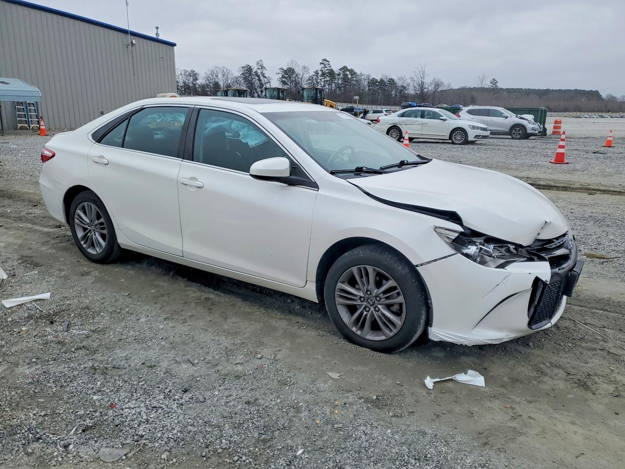 2017 TOYOTA CAMRY SE photo 7