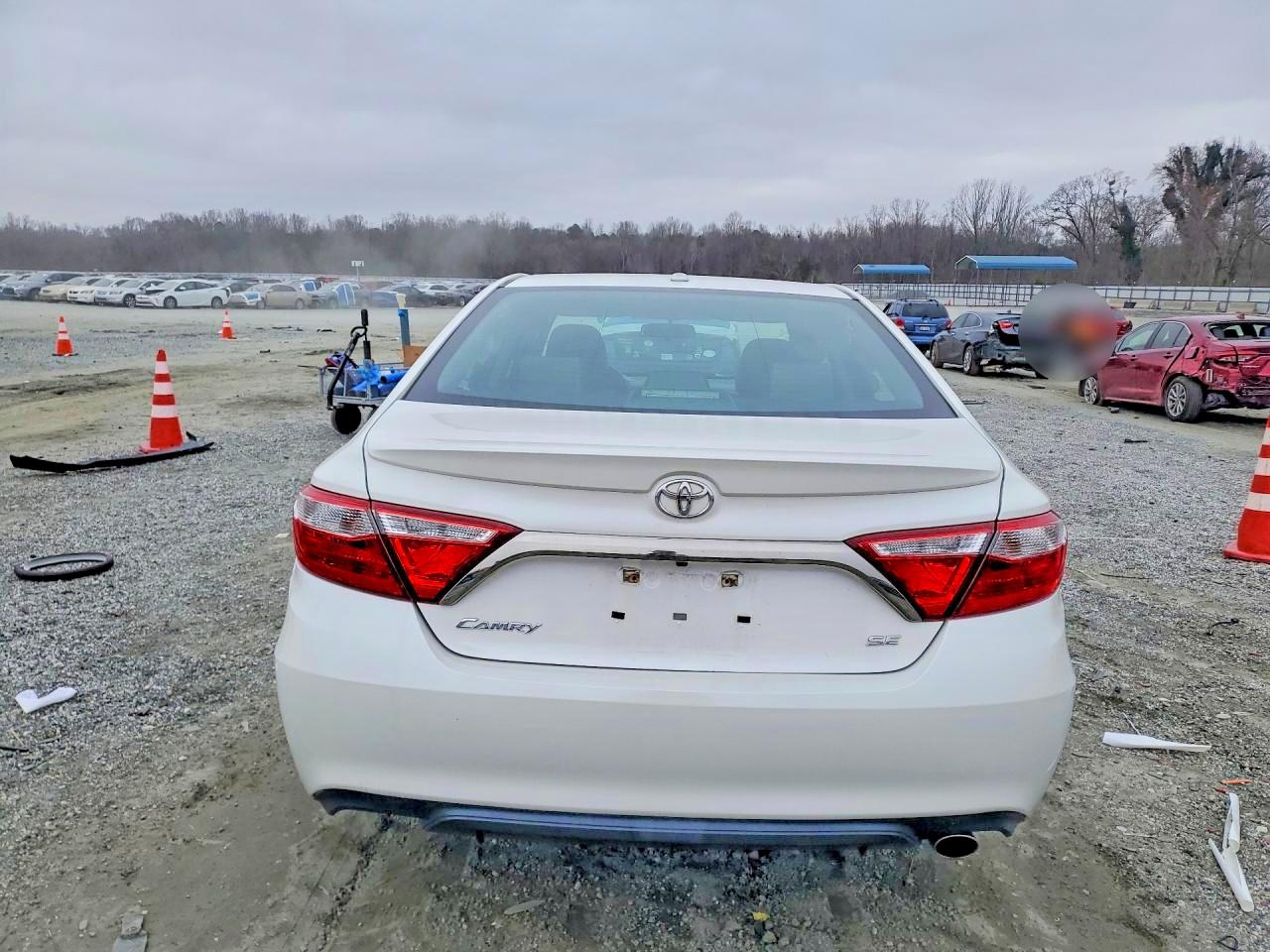 2017 TOYOTA CAMRY SE photo 11