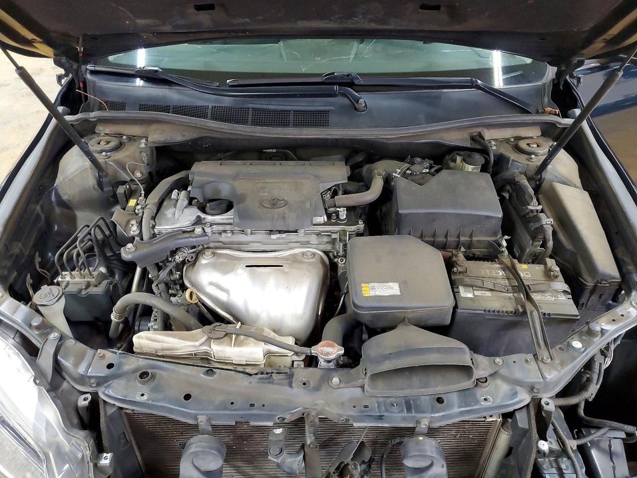 2016 TOYOTA CAMRY SE photo 31