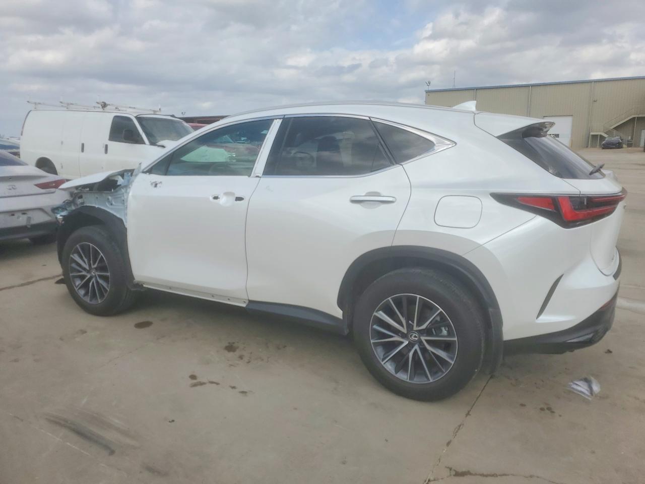 2025 LEXUS NX 250 PREMIUM photo 4